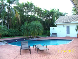 Tanglewood Rental Pool Area and Yard